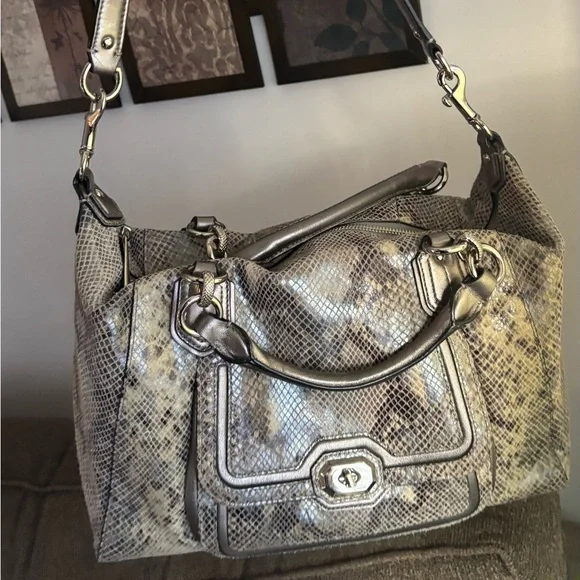 RARE🔥AUTHENTIC COACH 1961 leather Snakeskin metallic leather zip shoulder - Picture 16 of 16